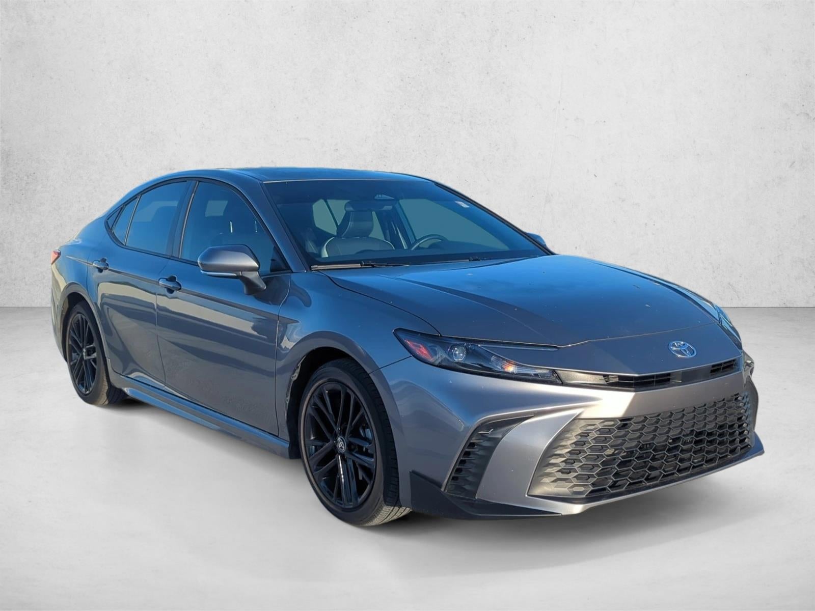 2025 Toyota Camry SE (SE)