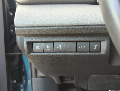 2025 Toyota Camry SE (SE)