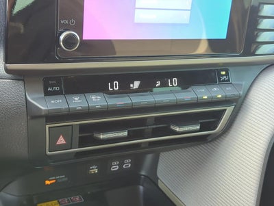 2025 Toyota Camry SE (SE)