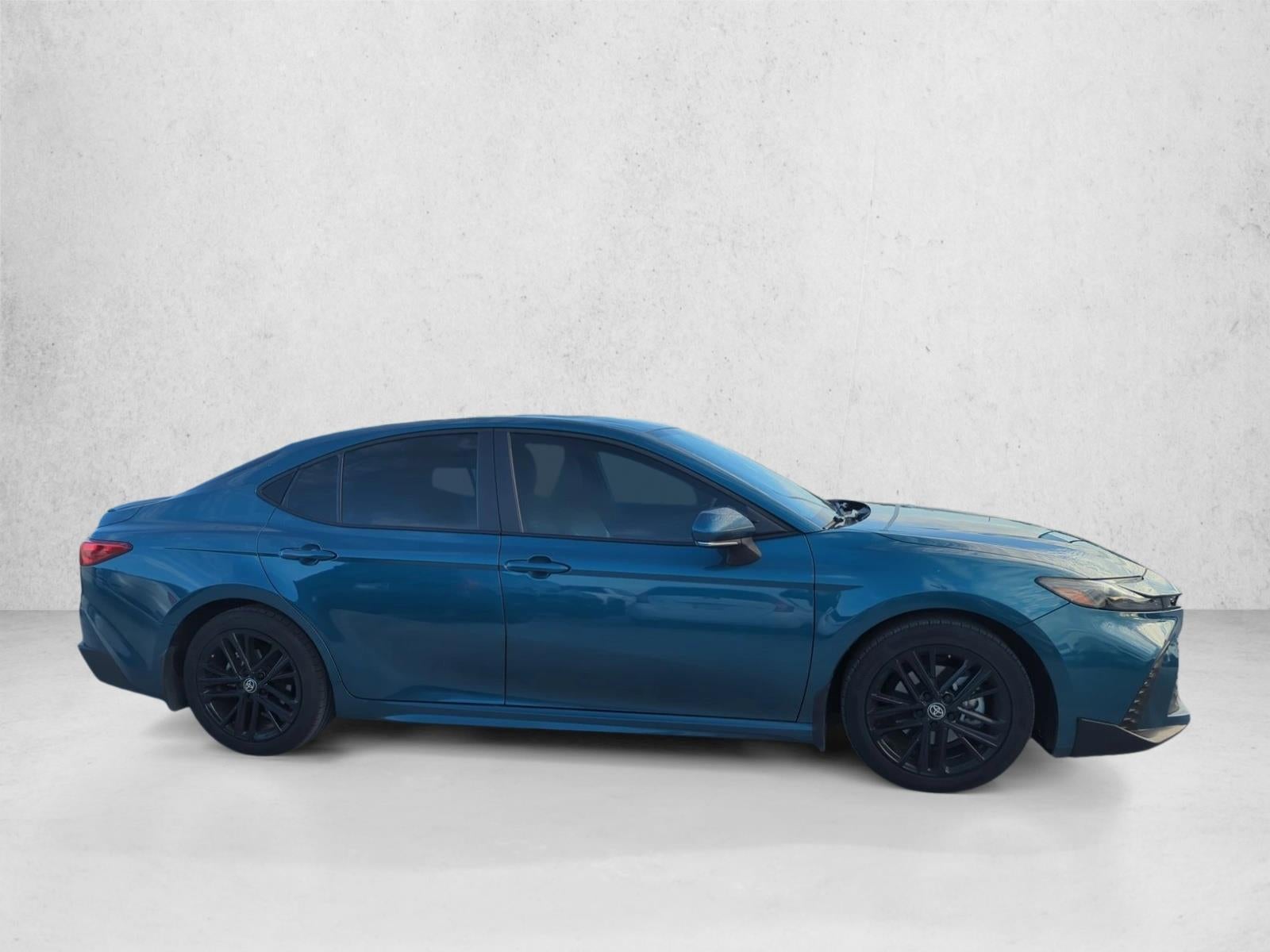 2025 Toyota Camry SE (SE)