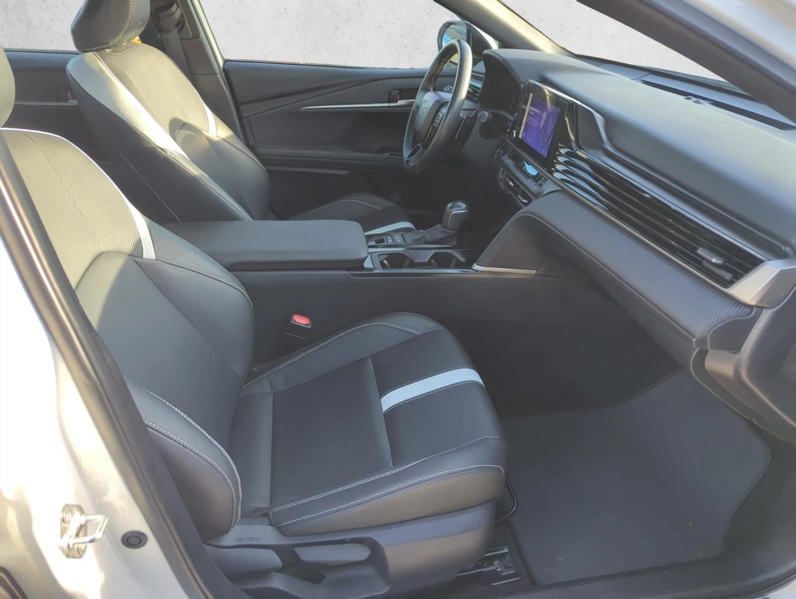 2025 Toyota Camry SE (SE)
