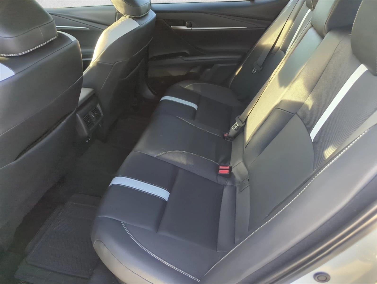 2025 Toyota Camry SE (SE)