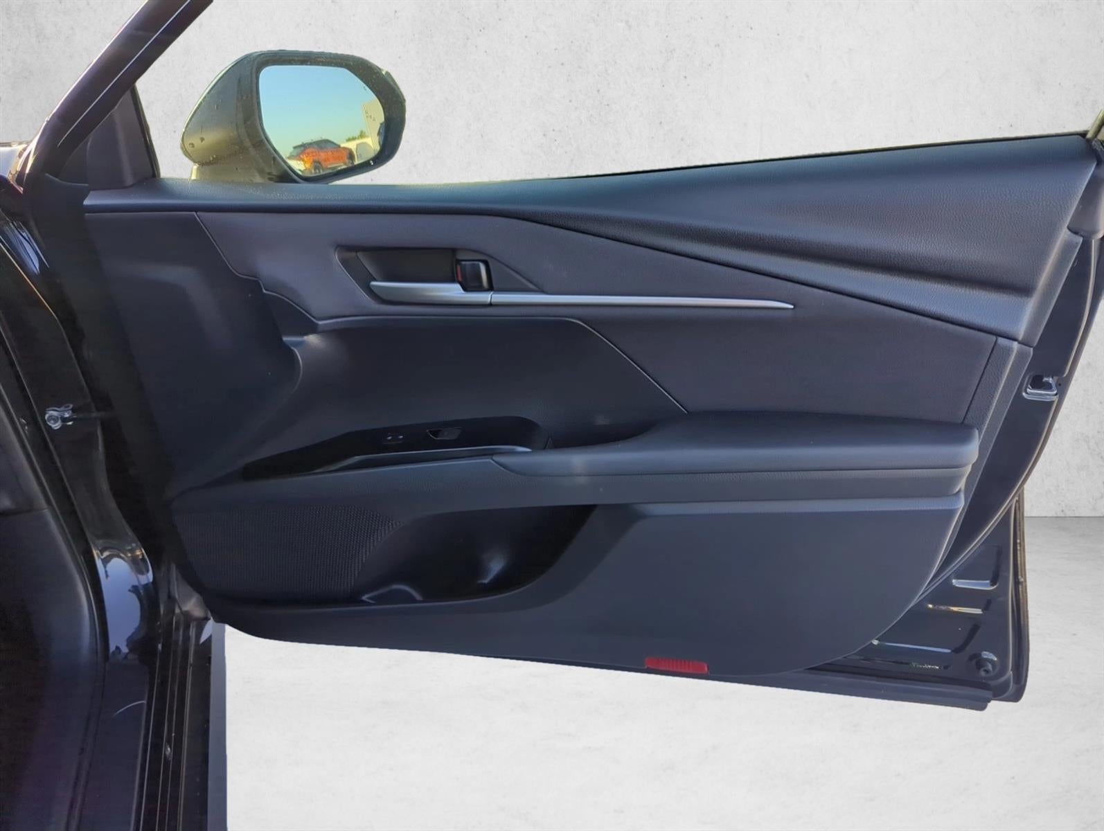 2025 Toyota Camry LE (Natl)