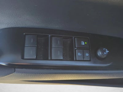 2025 Toyota Camry LE (Natl)
