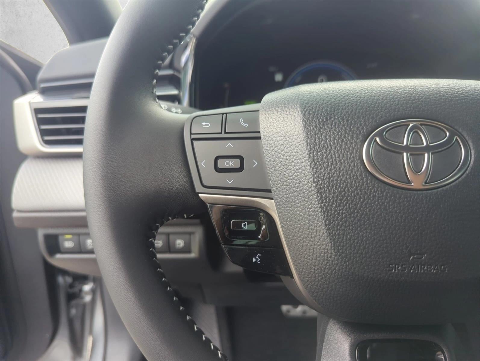 2026 Toyota Camry SE (SE)