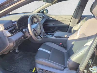 2025 Toyota Camry SE (Natl)