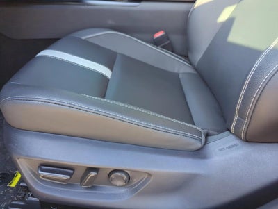 2025 Toyota Camry SE (Natl)