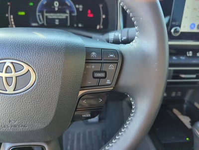 2025 Toyota Camry SE (Natl)