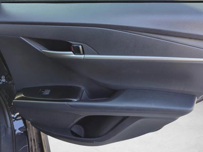 2025 Toyota Camry SE (Natl)