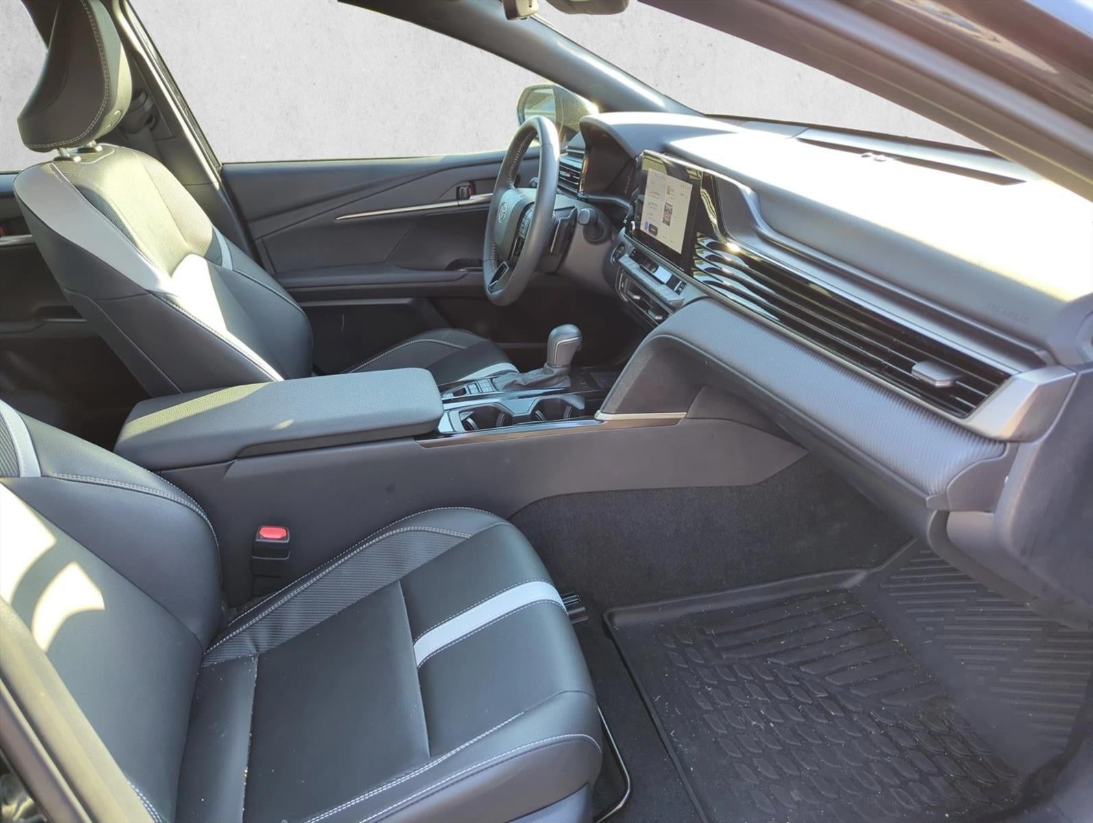 2025 Toyota Camry SE (Natl)
