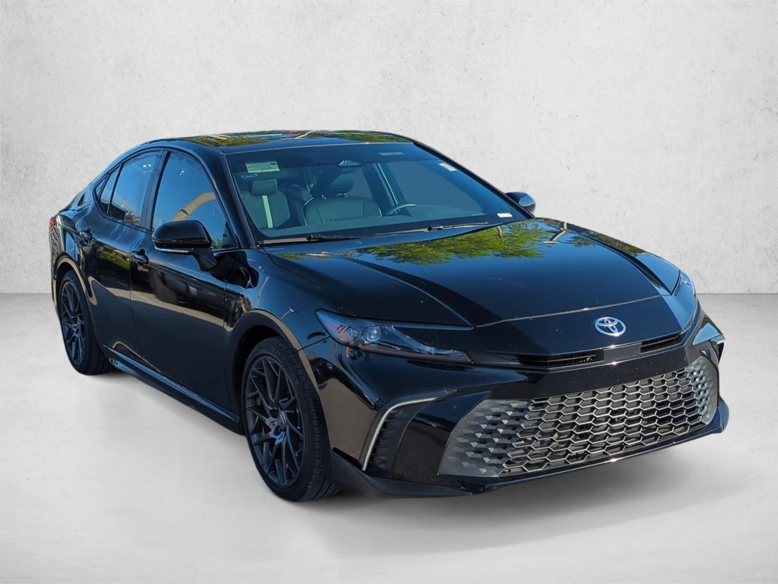 2025 Toyota Camry SE (Natl)