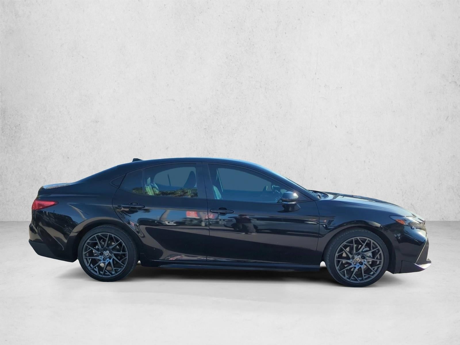 2025 Toyota Camry SE (Natl)