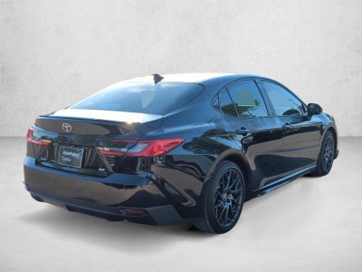 2025 Toyota Camry SE (Natl)