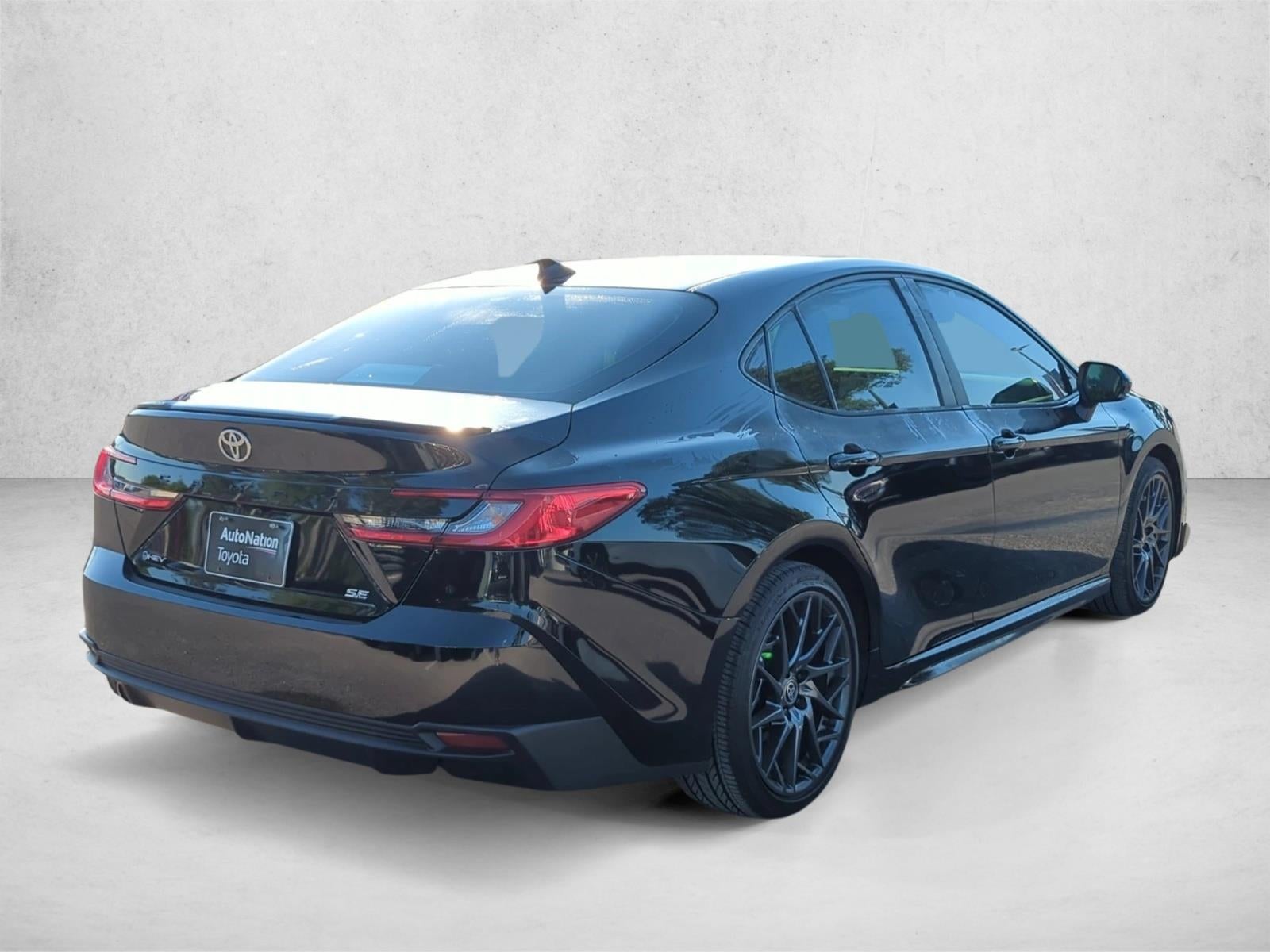 2025 Toyota Camry SE (Natl)