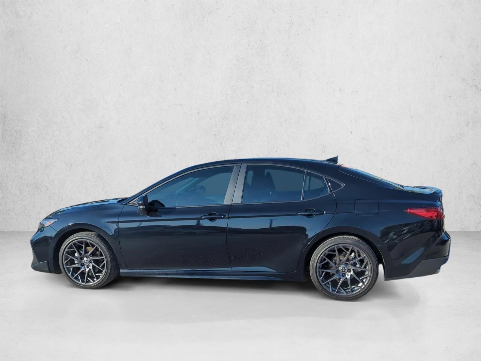 2025 Toyota Camry SE (Natl)
