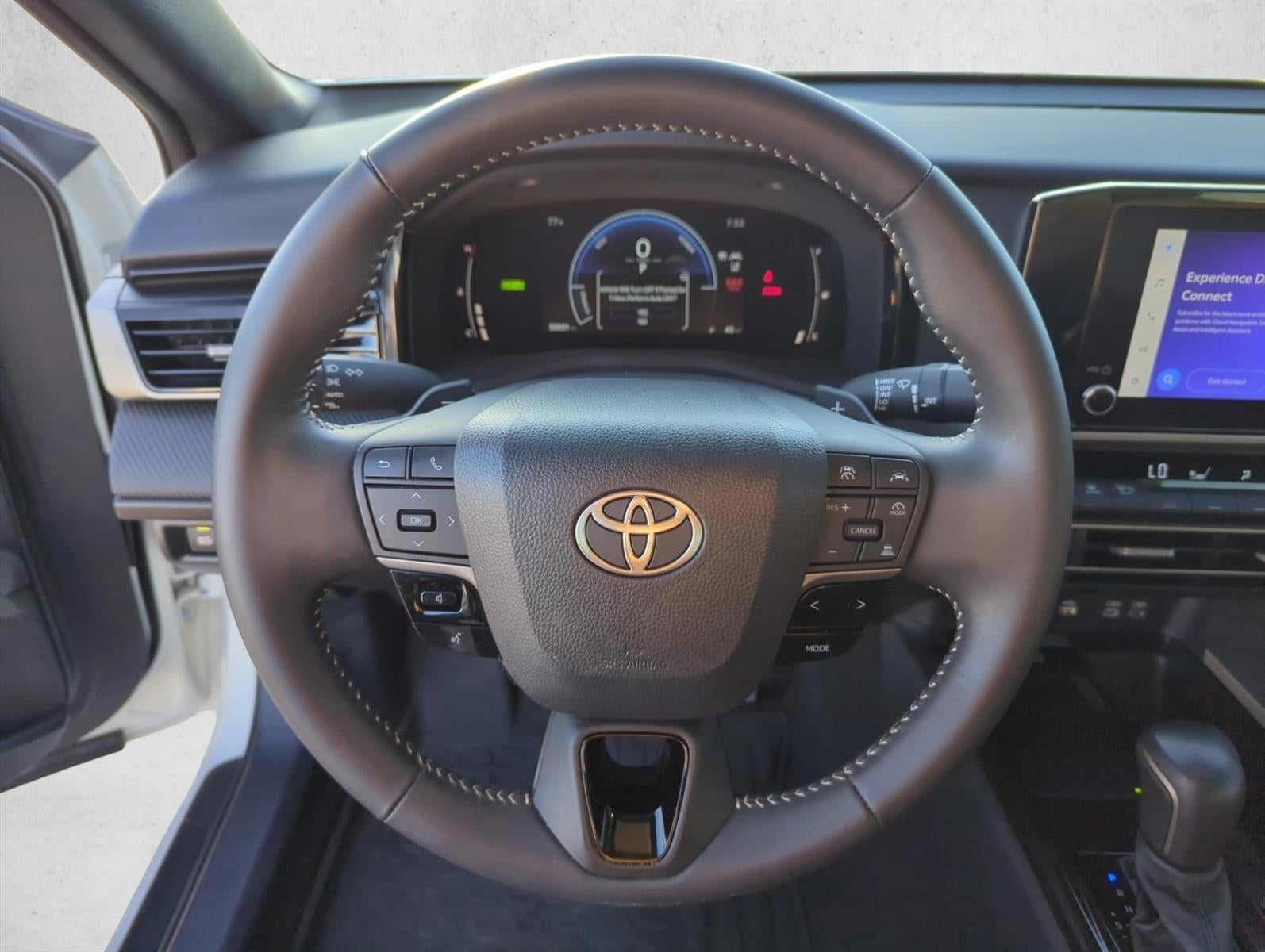 2025 Toyota Camry SE (Natl)