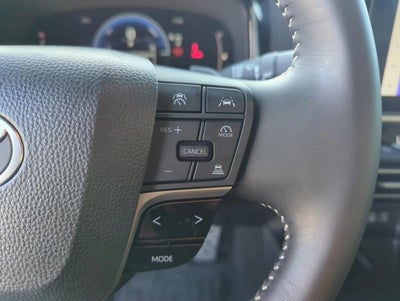 2025 Toyota Camry SE (Natl)