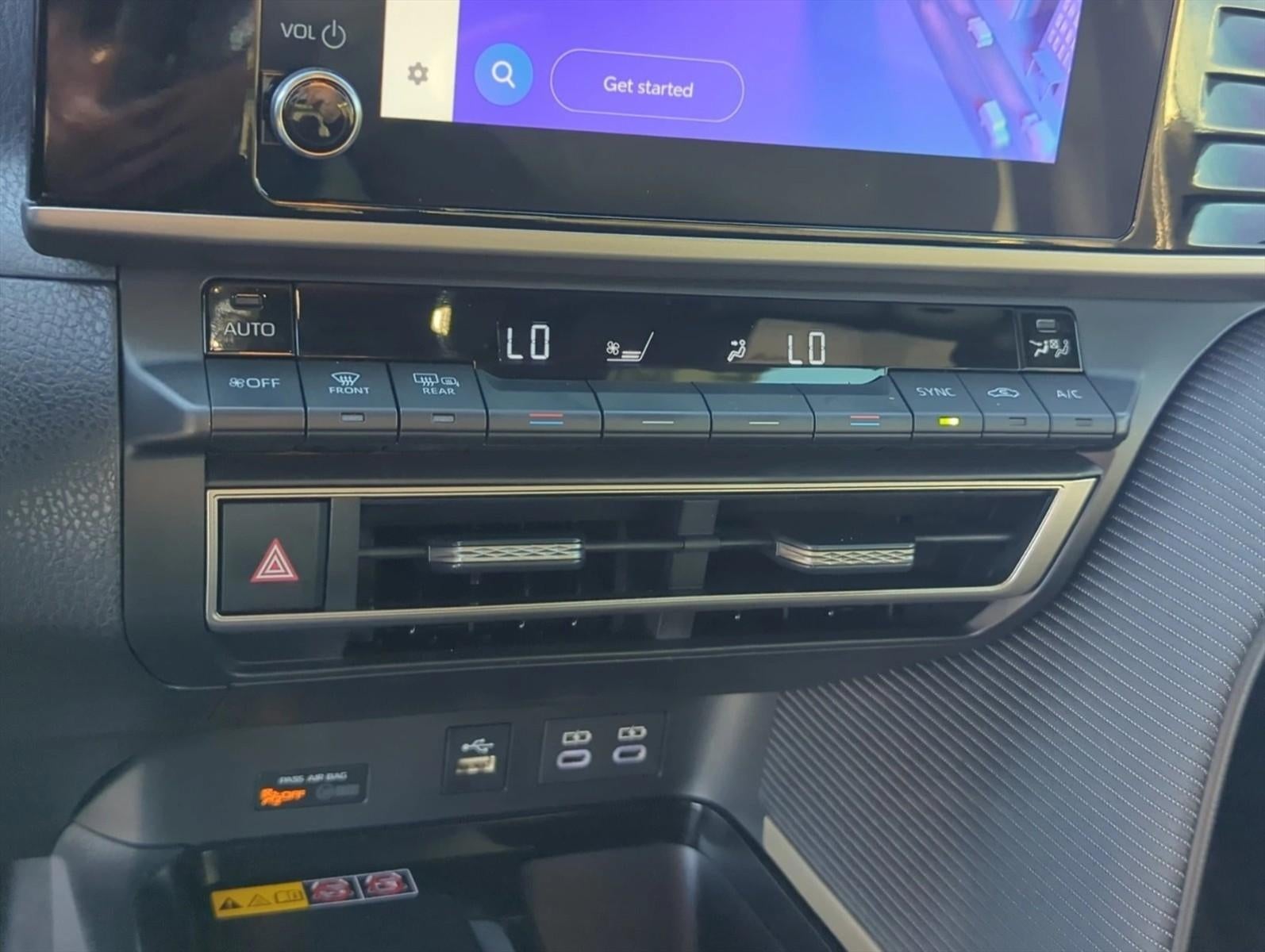 2025 Toyota Camry SE (Natl)