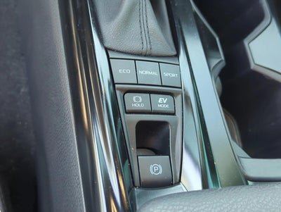 2025 Toyota Camry SE (Natl)