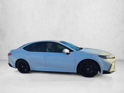 2025 Toyota Camry SE (Natl)