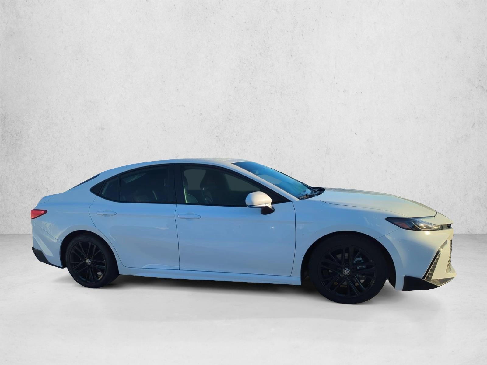 2025 Toyota Camry SE (Natl)