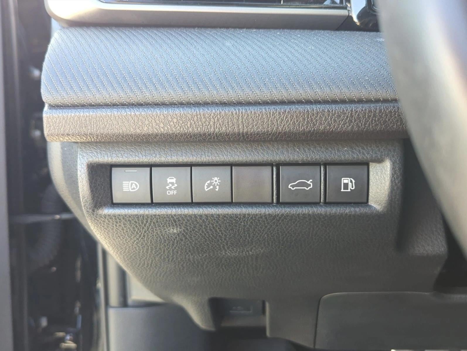 2025 Toyota Camry SE (Natl)