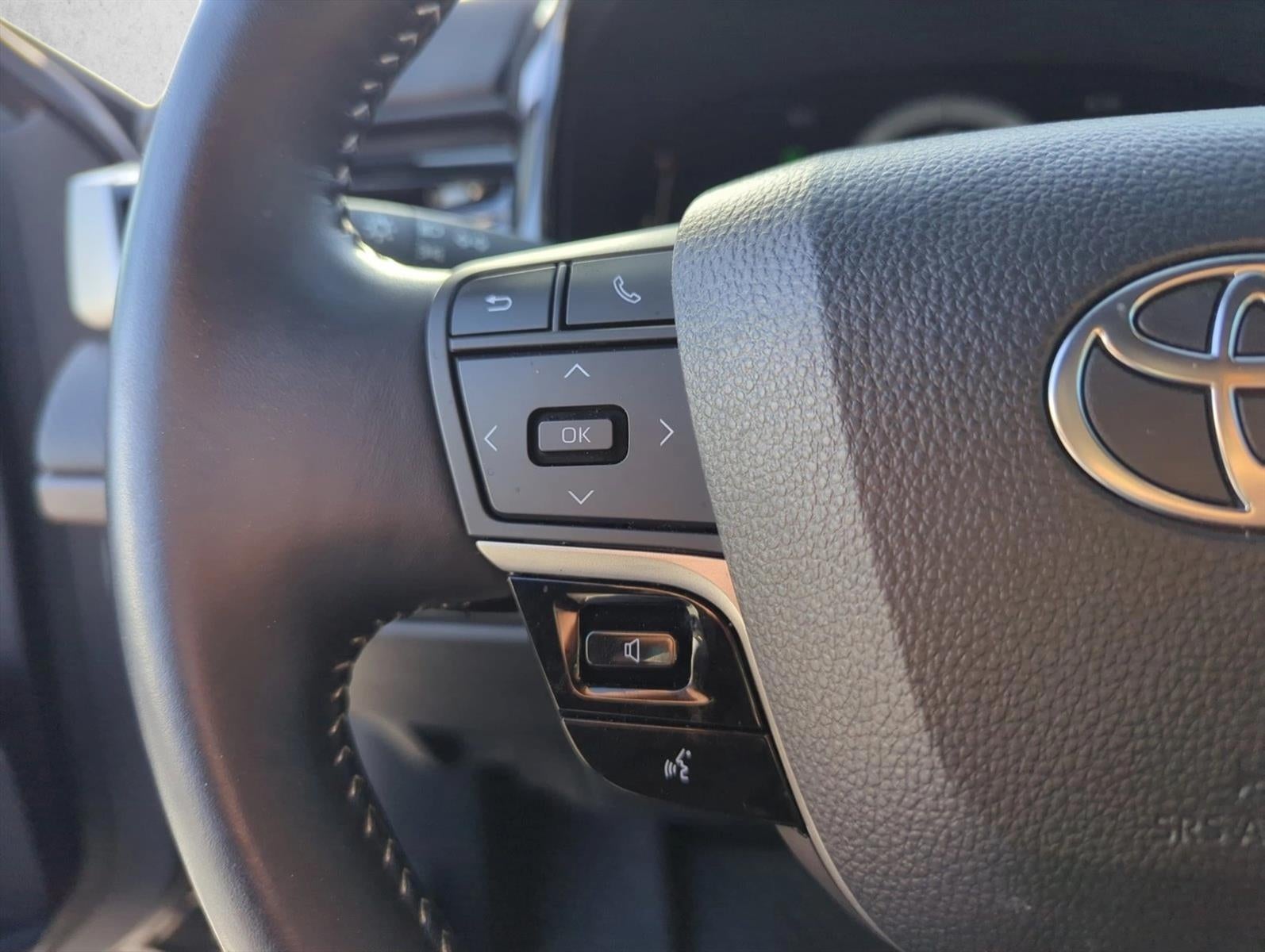 2025 Toyota Camry SE (Natl)
