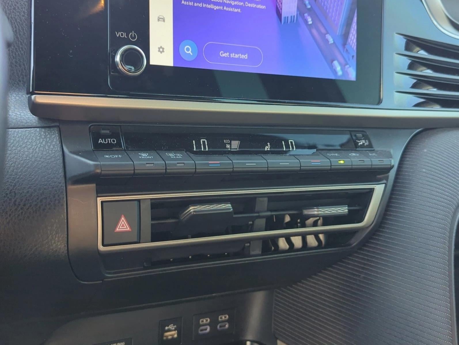 2025 Toyota Camry SE (Natl)