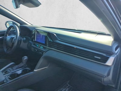 2025 Toyota Camry SE (Natl)