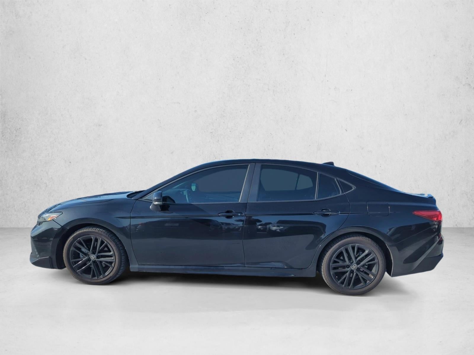 2025 Toyota Camry SE (Natl)