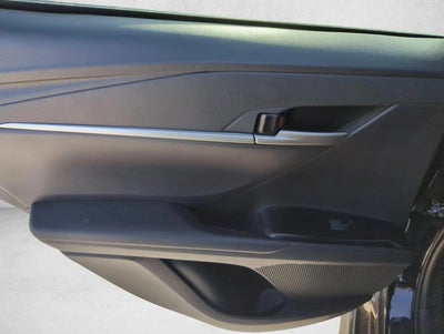 2025 Toyota Camry SE (Natl)