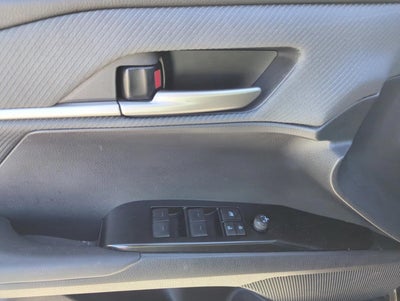 2025 Toyota Camry SE (Natl)