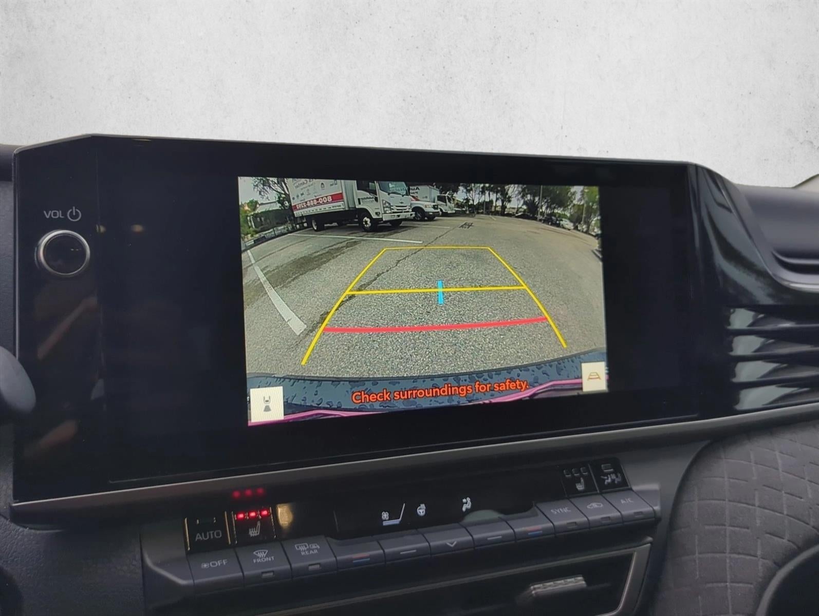 2025 Toyota Camry XLE (Natl)