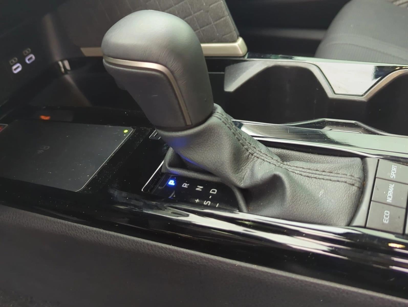 2025 Toyota Camry XLE (Natl)