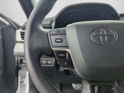 2025 Toyota Camry SE (Natl)