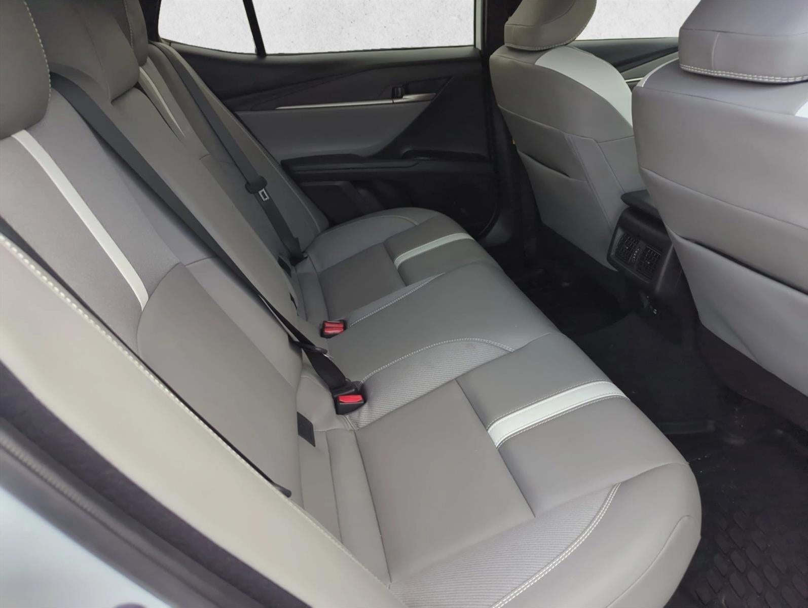 2025 Toyota Camry SE (Natl)