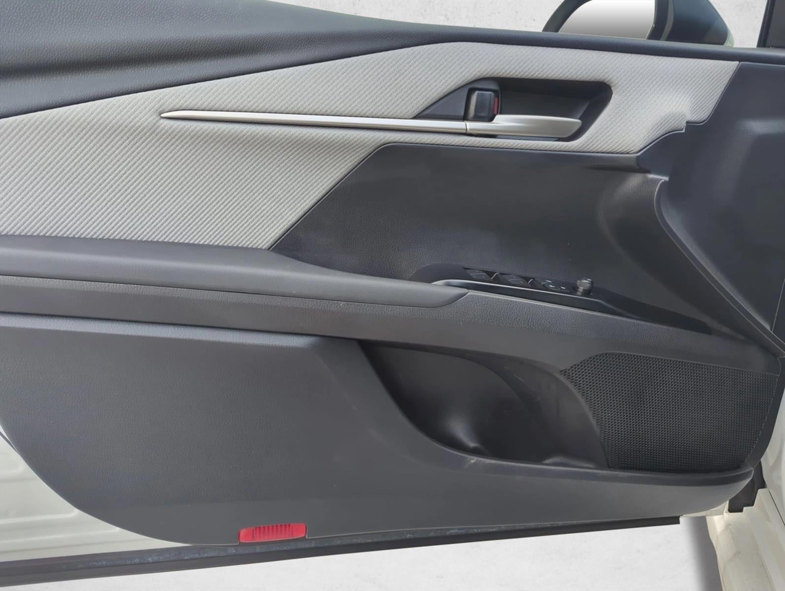 2025 Toyota Camry SE (Natl)