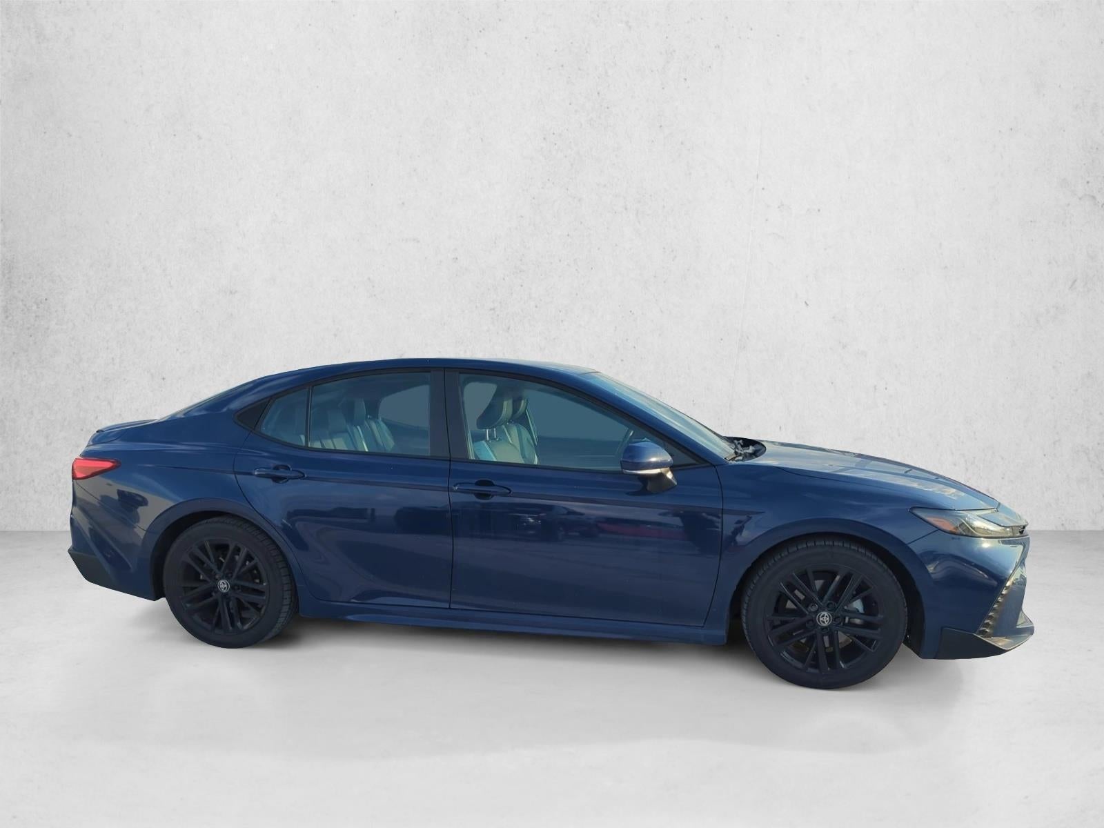 2025 Toyota Camry SE (Natl)