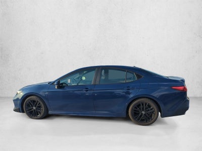 2025 Toyota Camry SE (Natl)