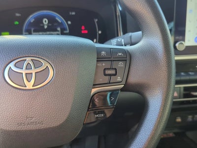2025 Toyota Camry LE (Natl)