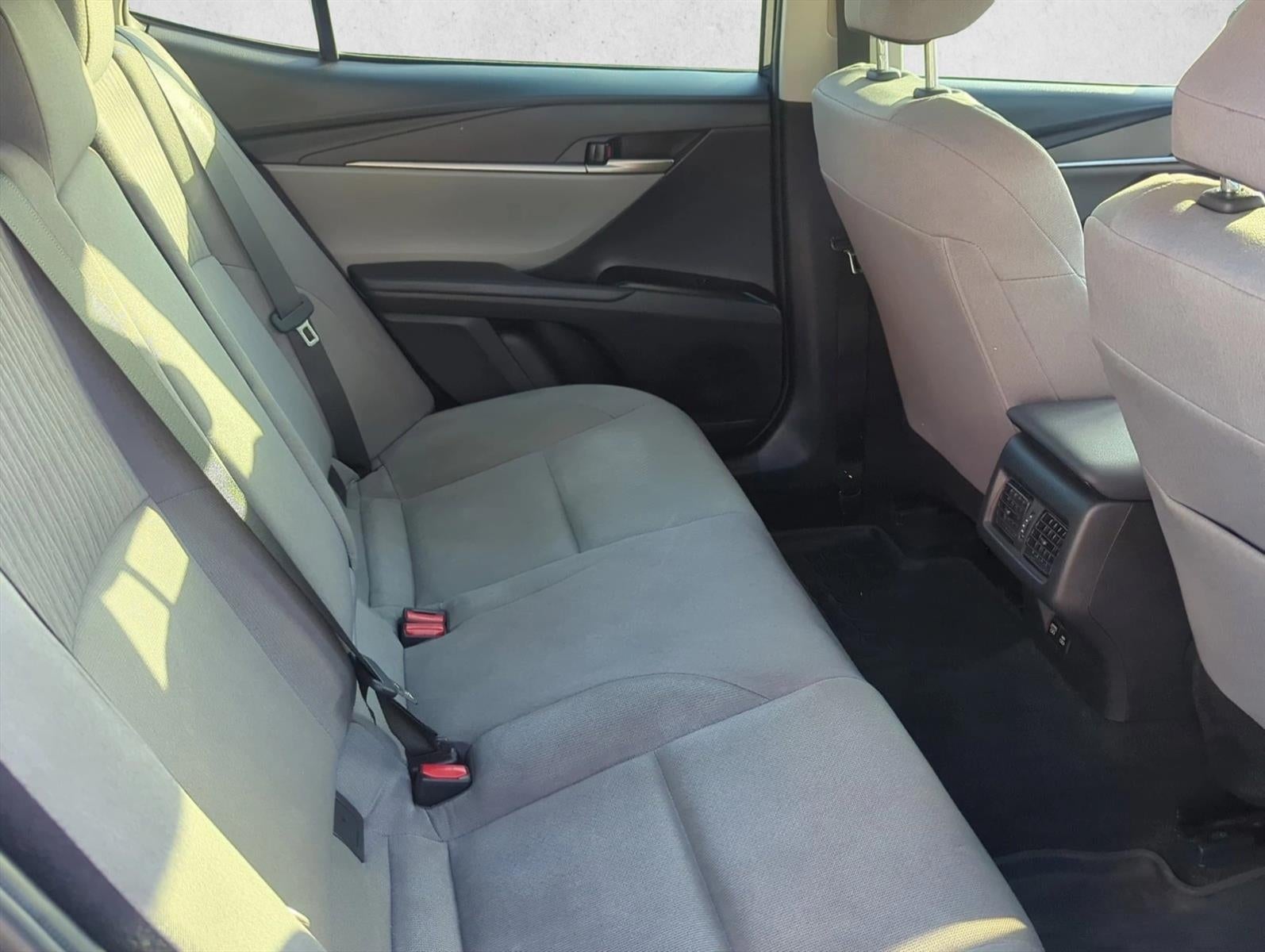 2025 Toyota Camry LE (Natl)