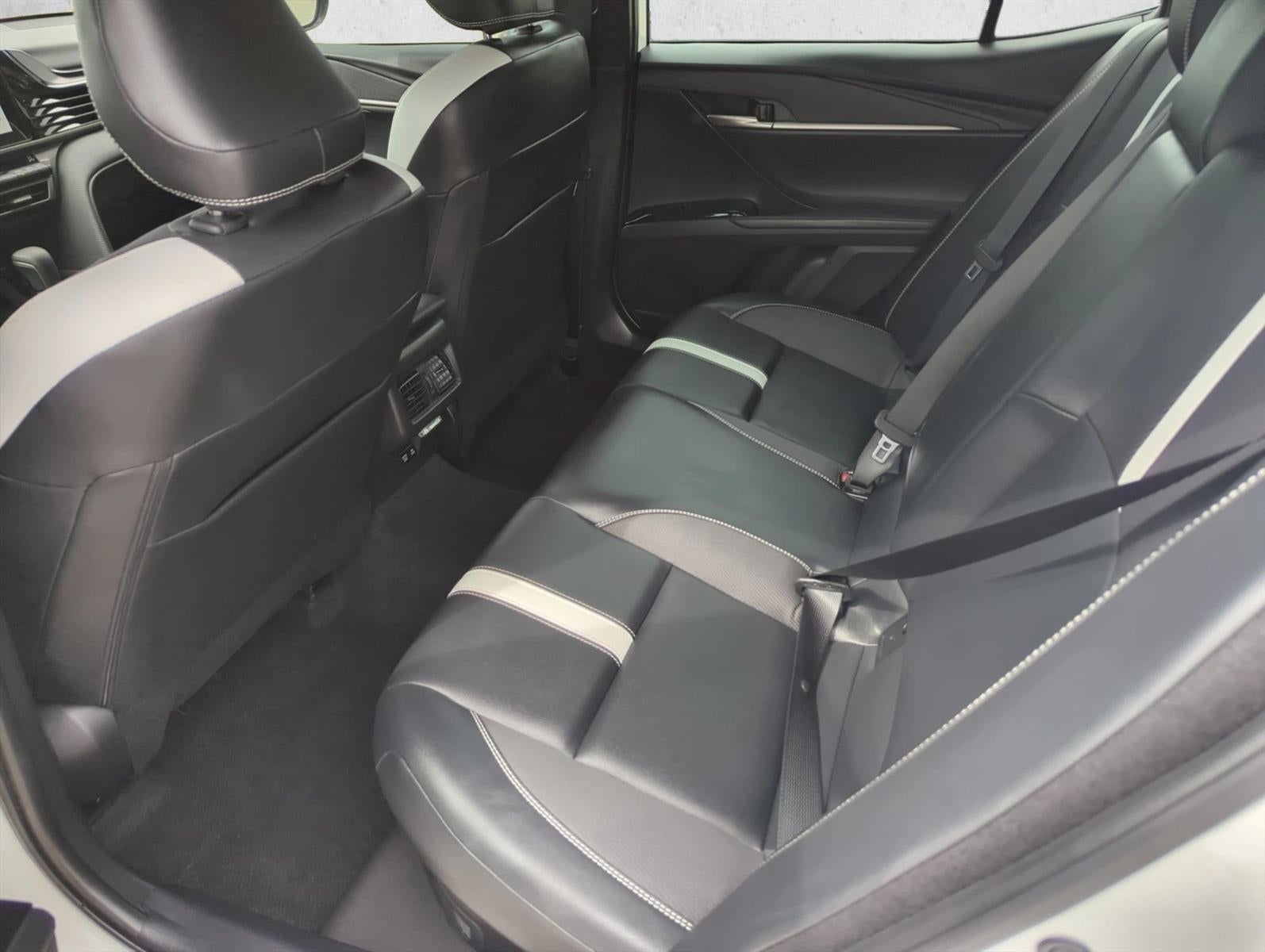 2025 Toyota Camry SE (SE)