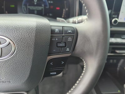 2025 Toyota Camry SE (SE)