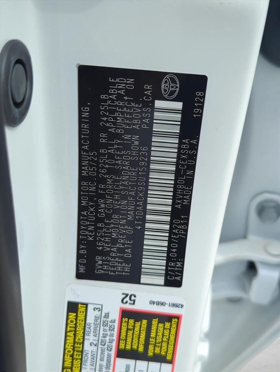 2025 Toyota Camry SE (SE)
