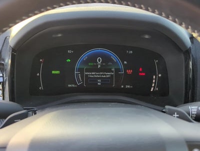 2025 Toyota Camry SE (Natl)