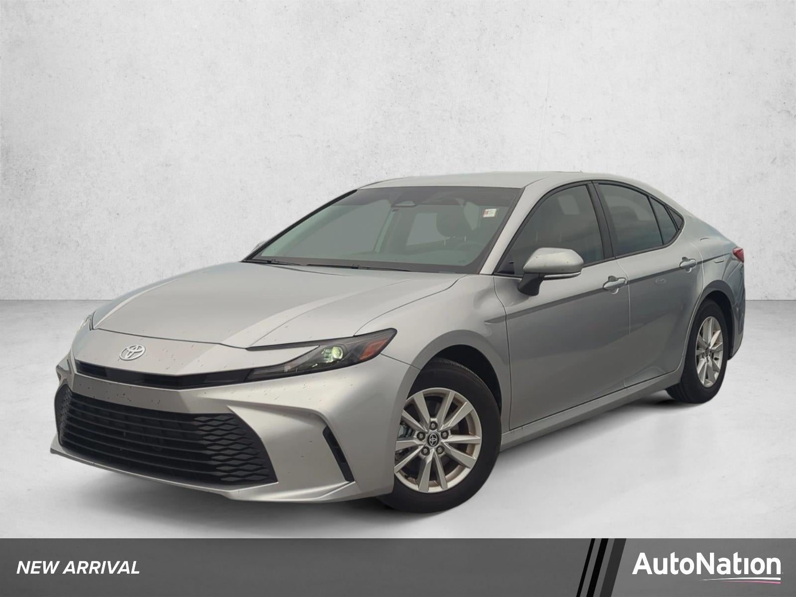 2025 Toyota Camry LE (SE)