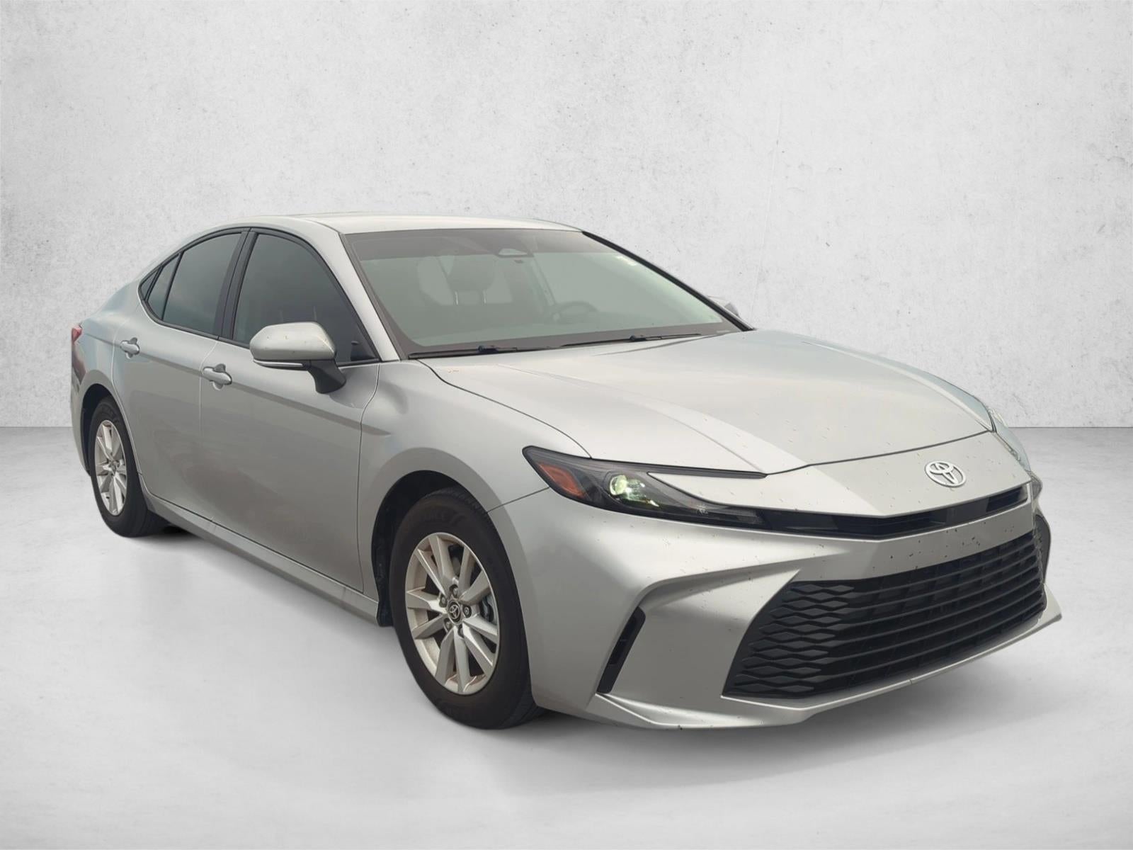 2025 Toyota Camry LE (SE)