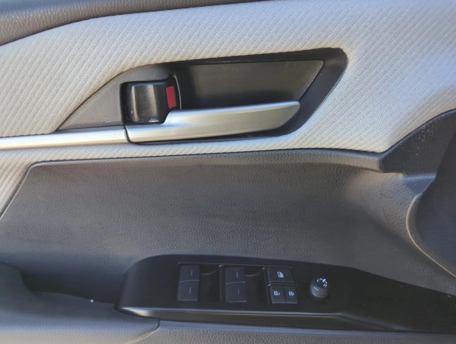 2026 Toyota Camry SE (SE)