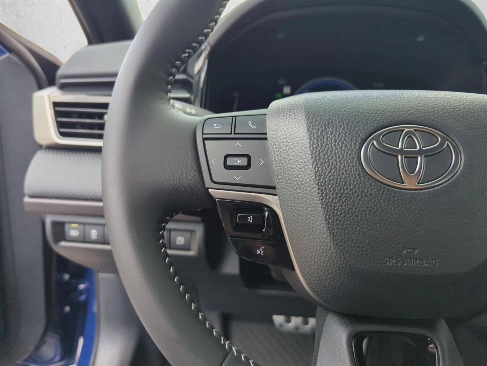 2026 Toyota Camry SE (SE)