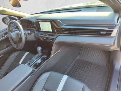 2025 Toyota Camry SE (SE)